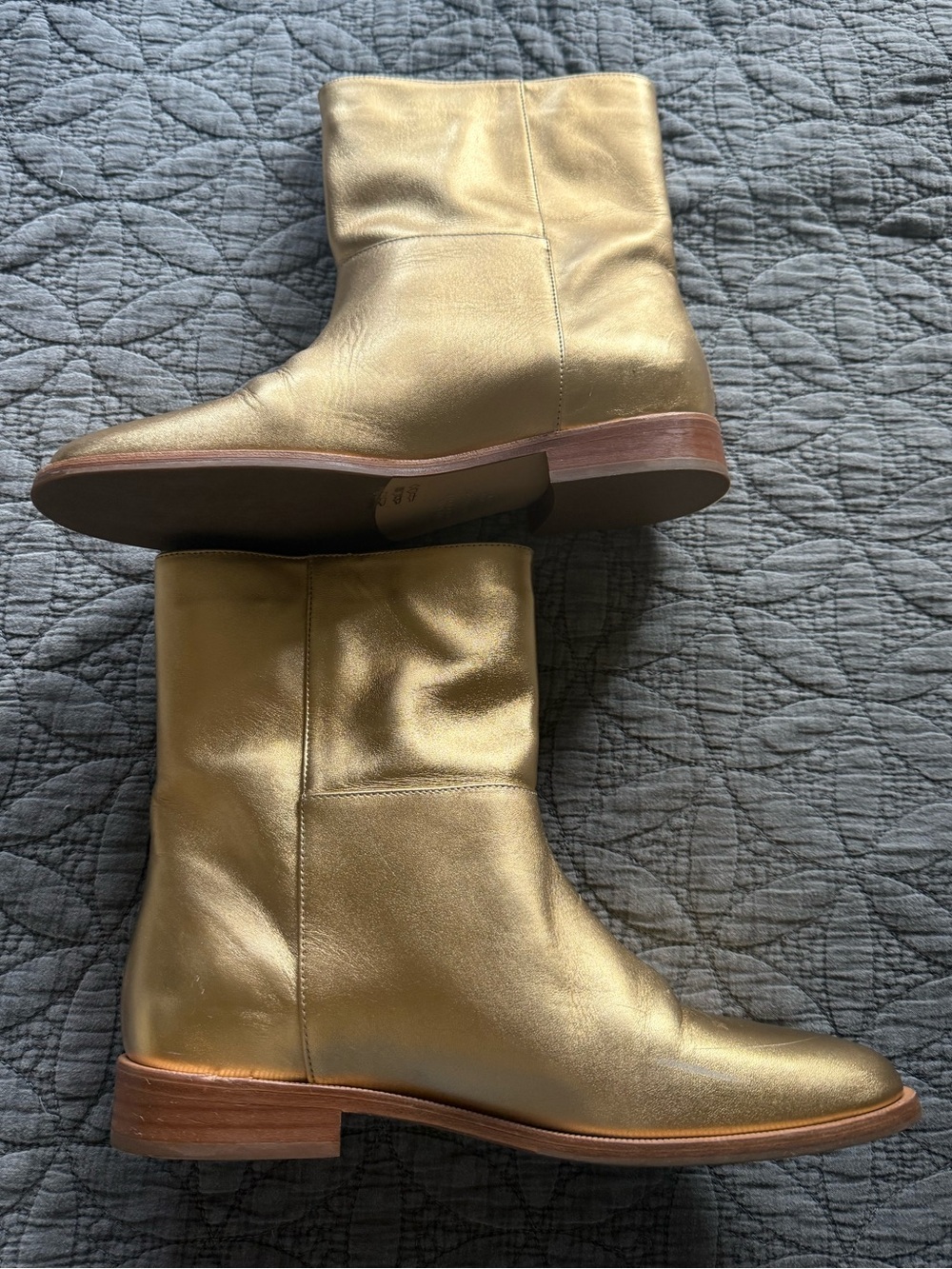 Tiny Big Sister Metallic Booties - Size 40/9 - Gold